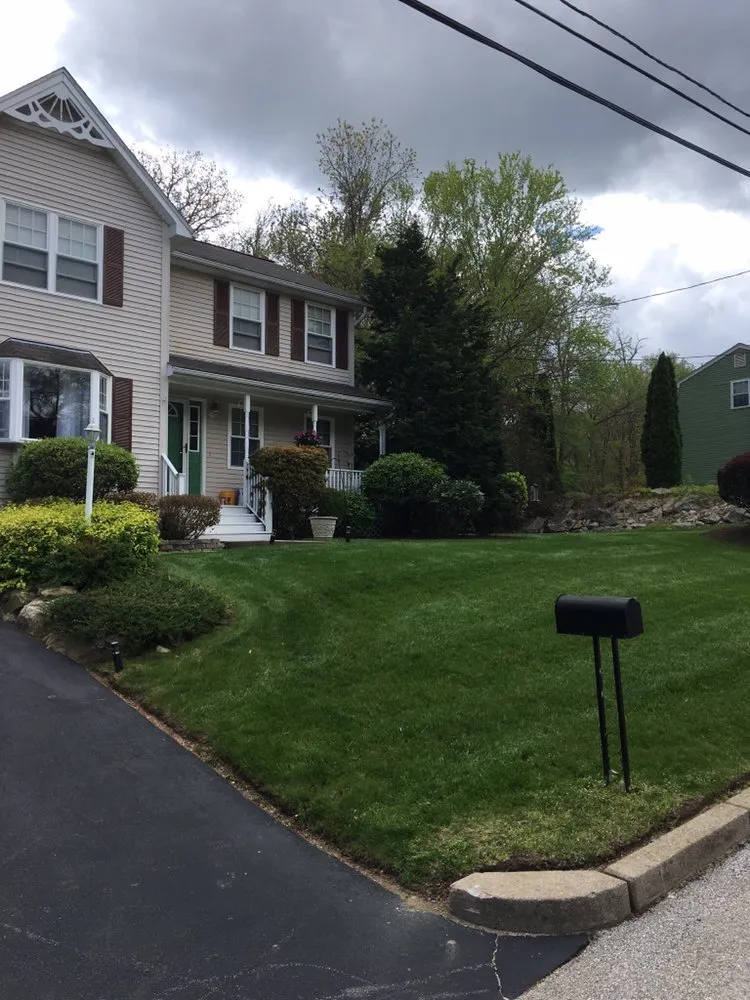 Local lawn care service in Providence, RI by Keen Grounds Maintenance