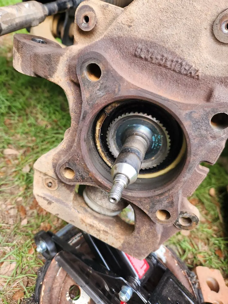 Affordable lawn care service with custom design across Valdosta, GA - Keen Things And Services