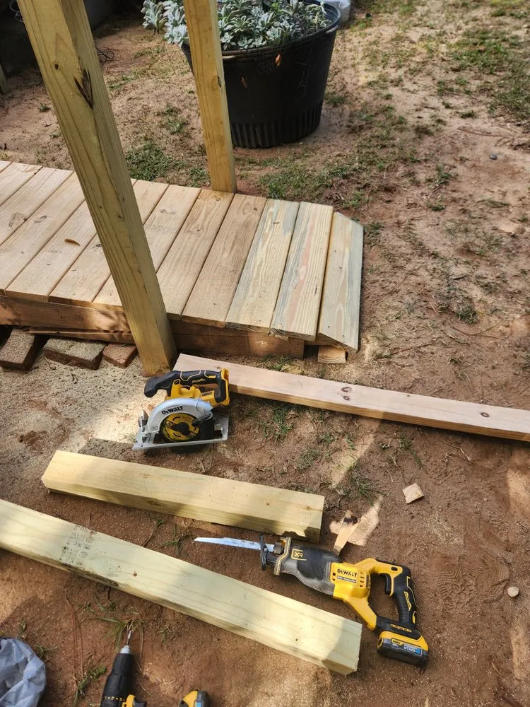 Top-rated lawn mowing service in Valdosta, GA by Keen Things And Services