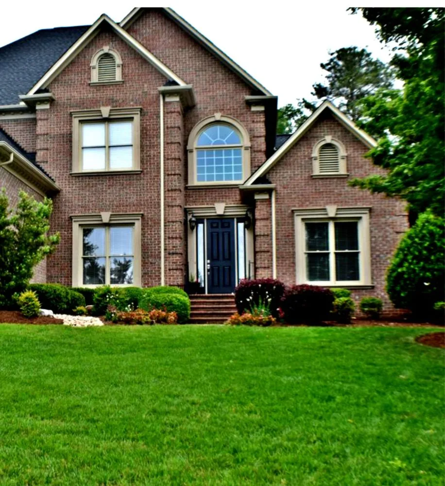 Affordable garden landscaping for beautiful yards in Omaha, NE by Keep It Clean Cleaning and Lawn Care Services