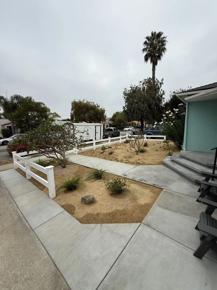Custom garden landscaping for beautiful yards in Ventura, CA by Keep It Clean Landscape