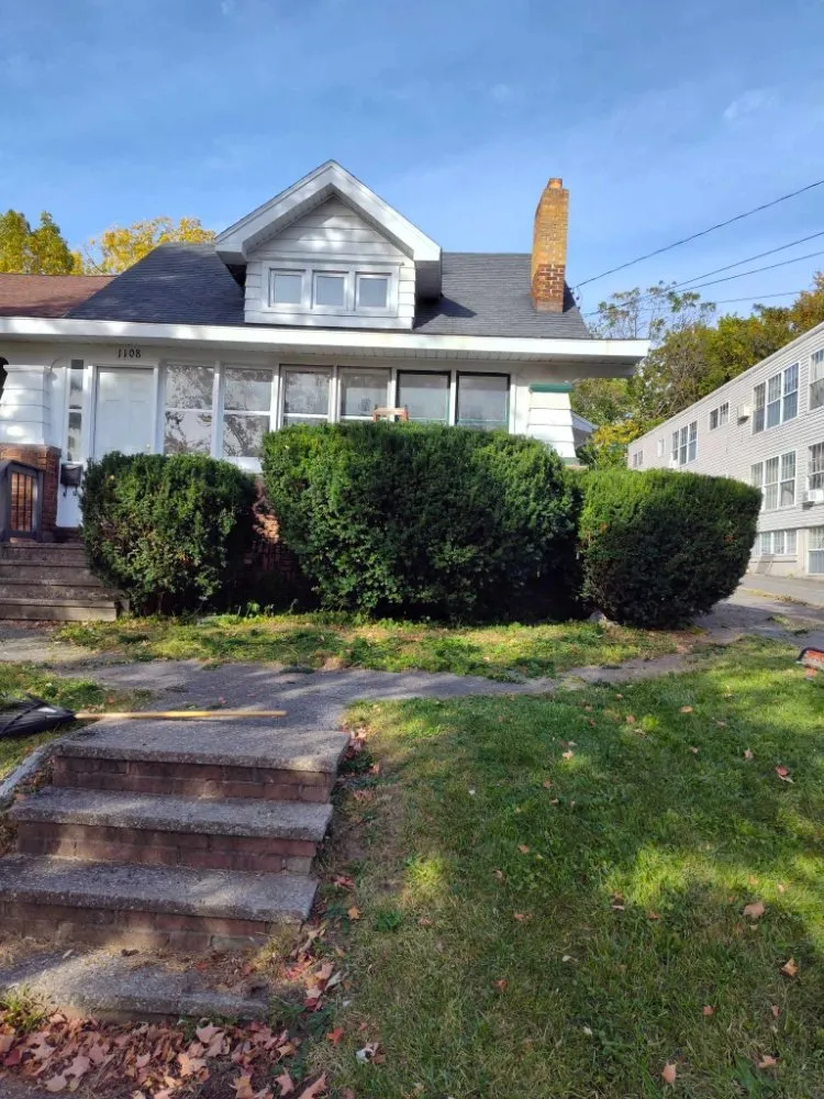 Top-rated residential landscaping in Syracuse, NY by Keep It Clean Lawn Care