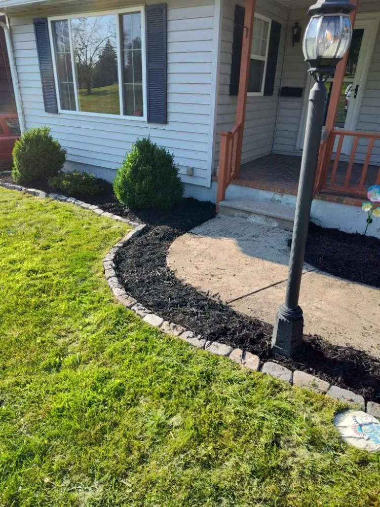 Top-rated yard cleanup service near you in Syracuse, NY by Keep It Clean Lawn Care