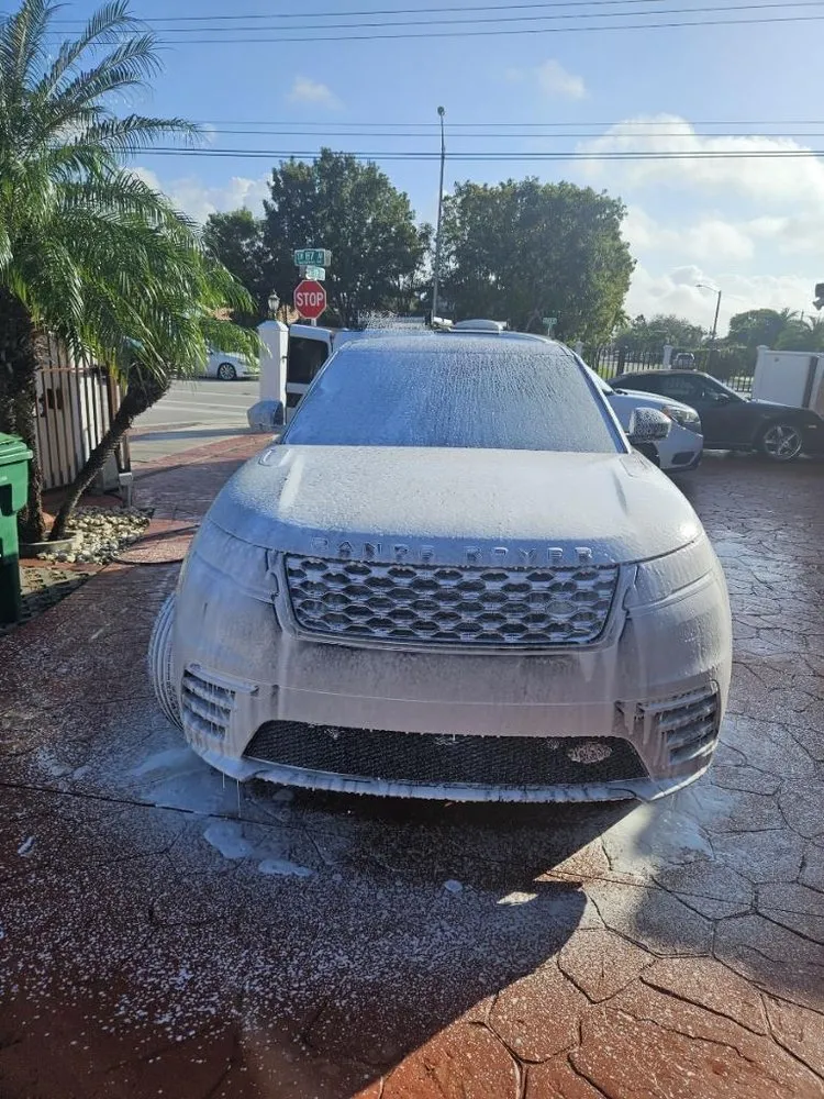 Custom lawn mowing service experts serving Miami, FL - Keep It Clean Property Maintenance