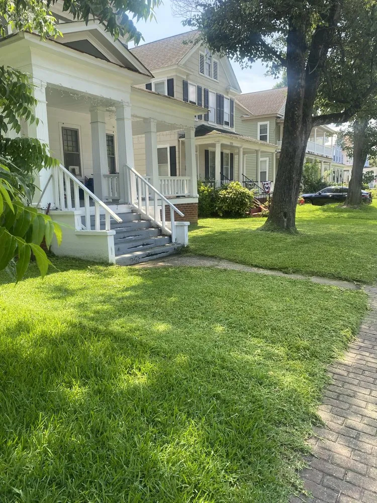Professional yard maintenance in Portsmouth, VA by Keep It Cut Landscaping