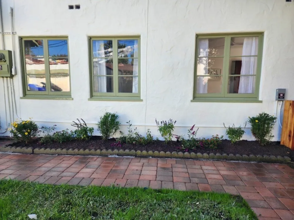 Expert yard maintenance in South Los Angeles, CA by Keep It Leafy