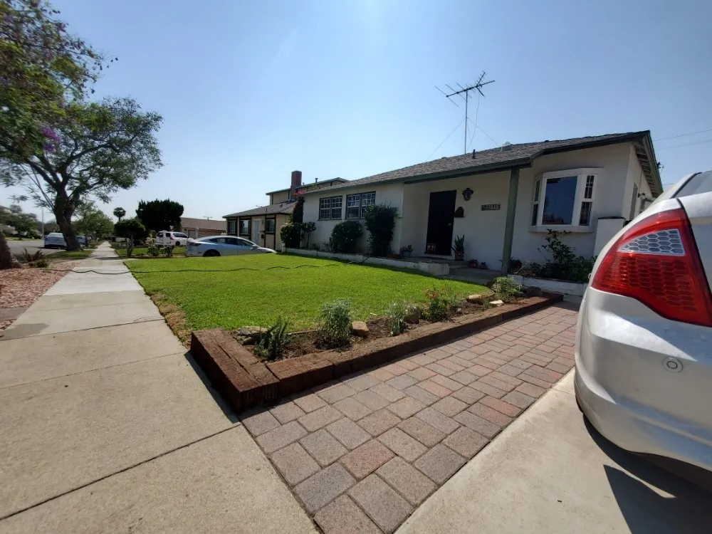 Affordable residential landscaping experts serving South Los Angeles, CA - Keep It Leafy