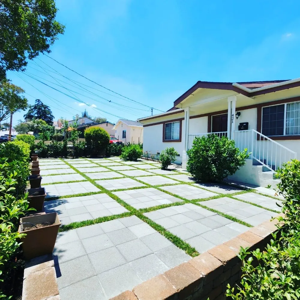 Trusted lawn care service for homes across South Los Angeles, CA - Keep It Leafy