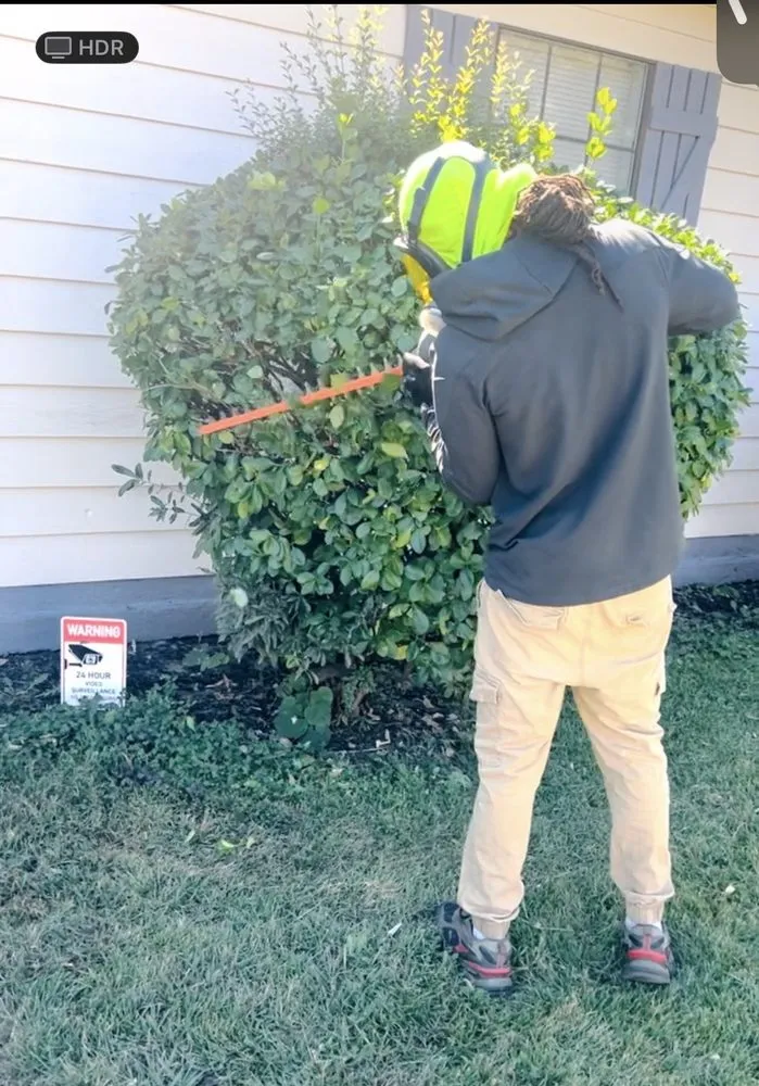 Reliable landscape installation with custom design in Memphis, TN by Keep It Low Landscaping