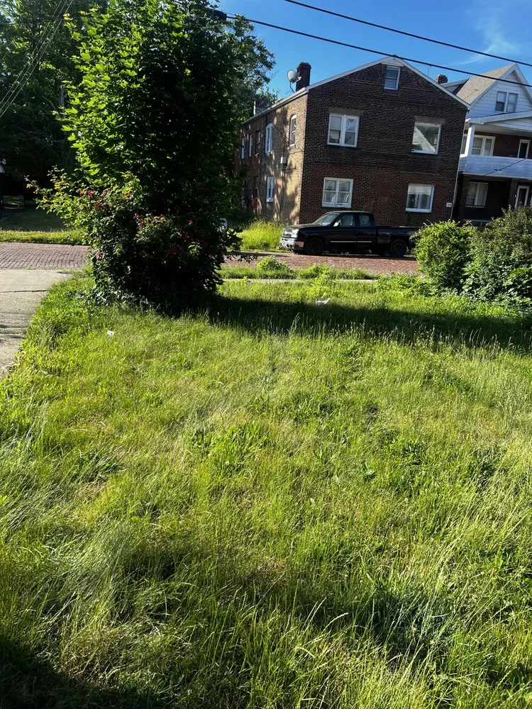 Custom outdoor landscaping in Garfield Heights, OH - Keep It Moving Landscaping