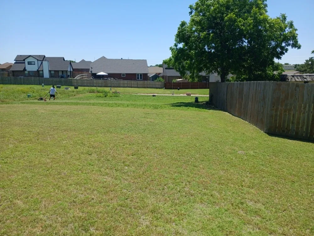 Custom lawn mowing service experts serving Lawton, OK - Keep It Pushing Lawn care & Tree service