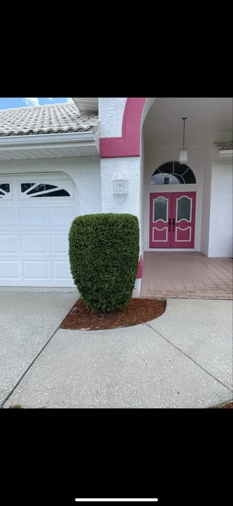 Custom lawn mowing service experts serving Brooksville, FL - Keep It Sharp