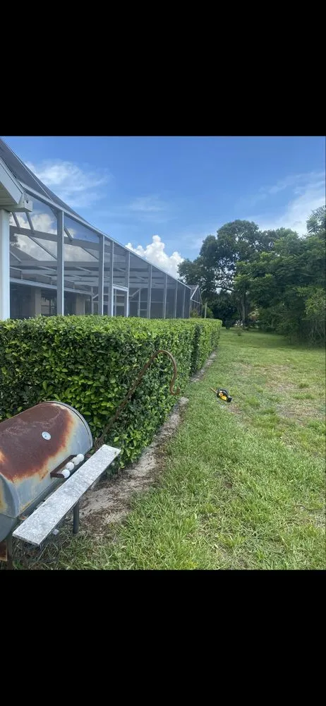 Top-rated lawn mowing service in Brooksville, FL by Keep It Sharp