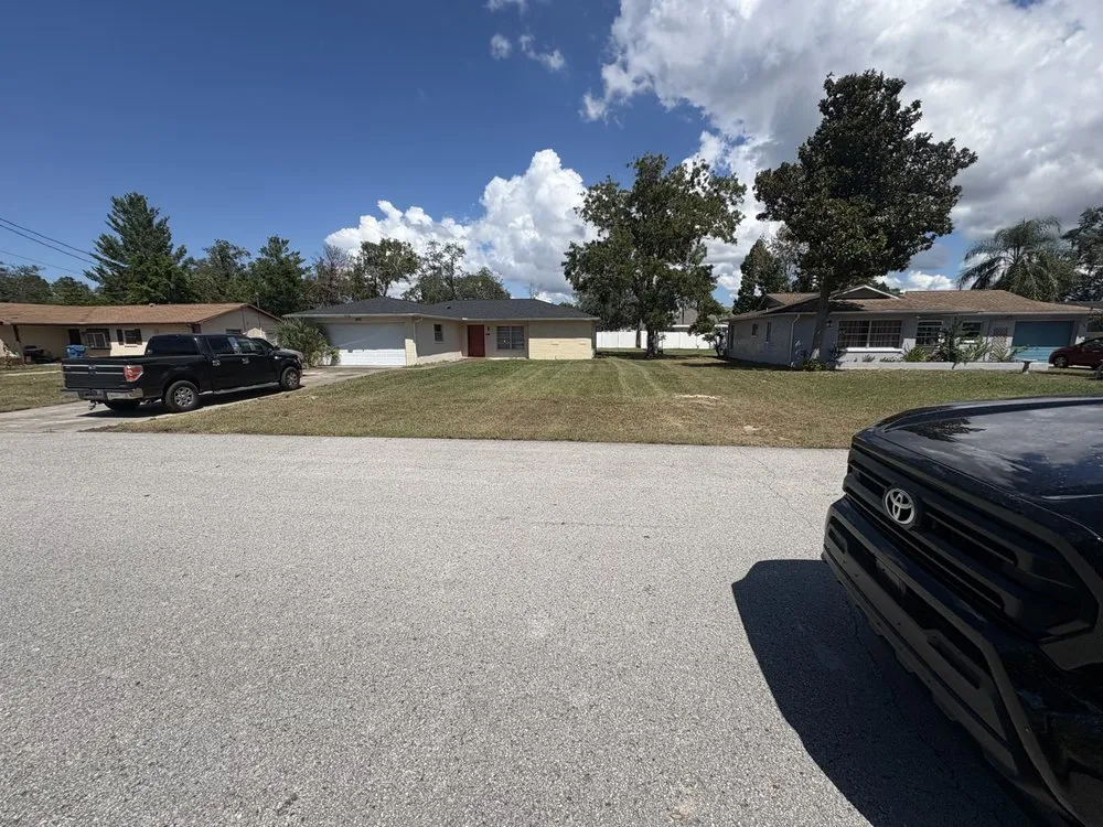 Custom lawn mowing service near you in Brooksville, FL by Keep It Sharp