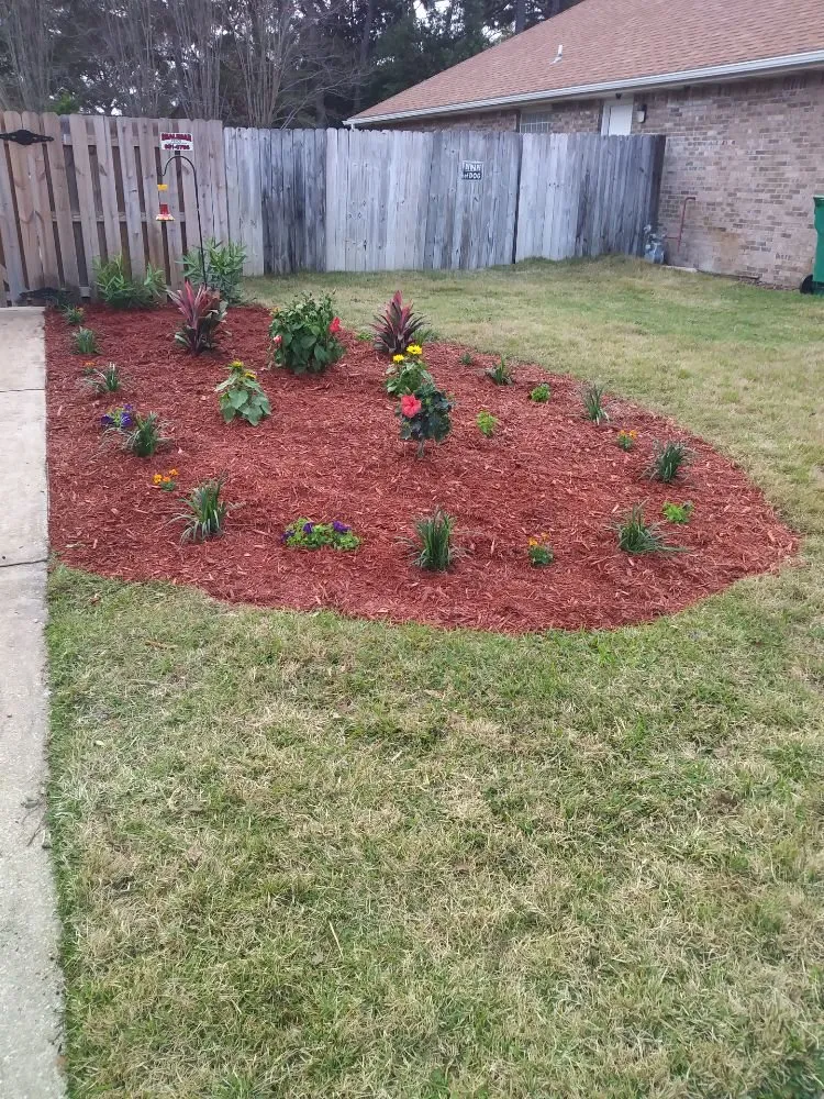 Custom lawn care service experts serving Crestview, FL - Keep It Wet