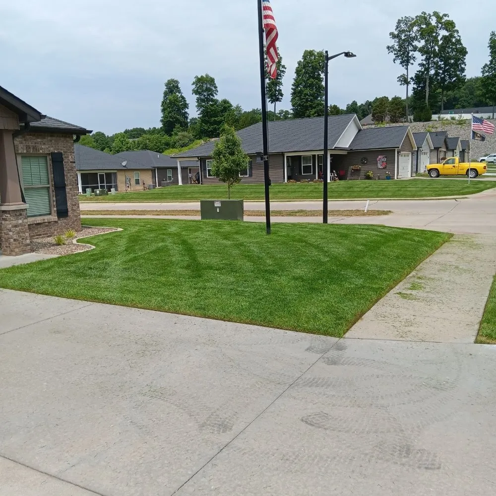 Custom garden landscaping experts serving Chaffee, MO - Keeper of the Greens