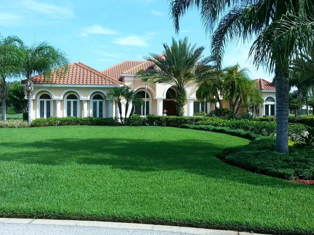 Local landscaping services experts serving Tampa Bay, FL - Keepers of the Green