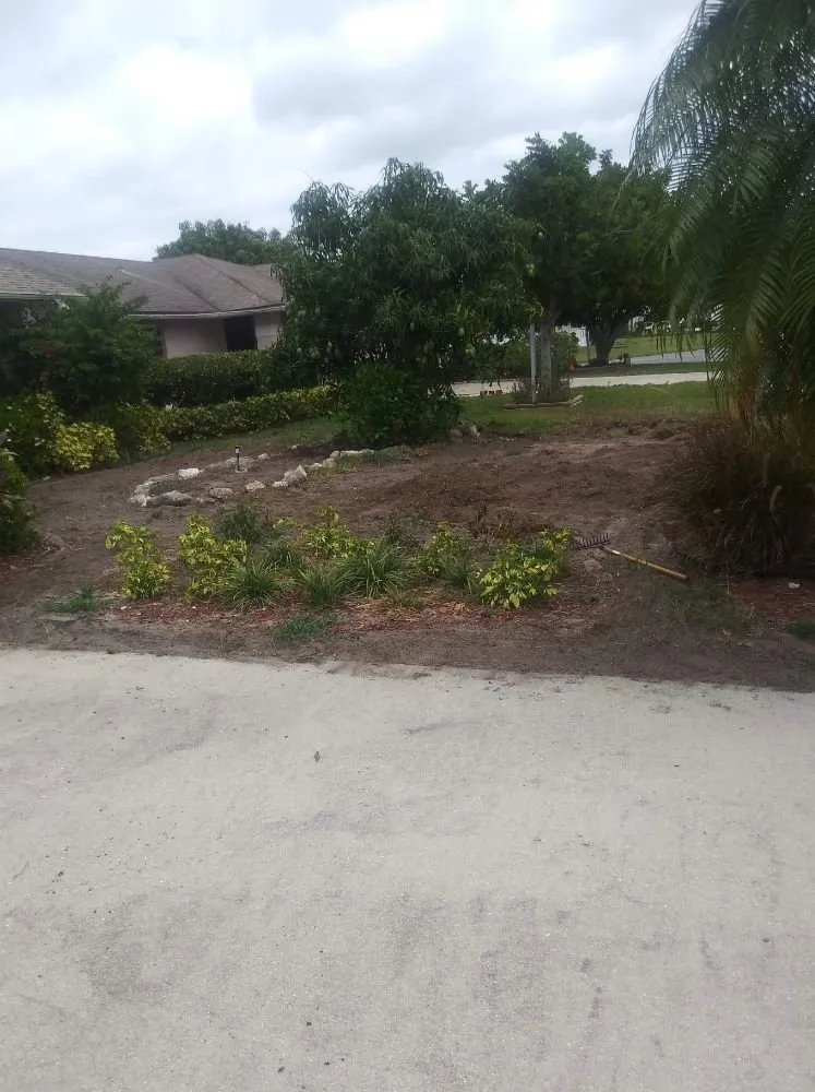 Reliable yard cleanup service experts serving Fort Myers, FL - Keepin' Dirty