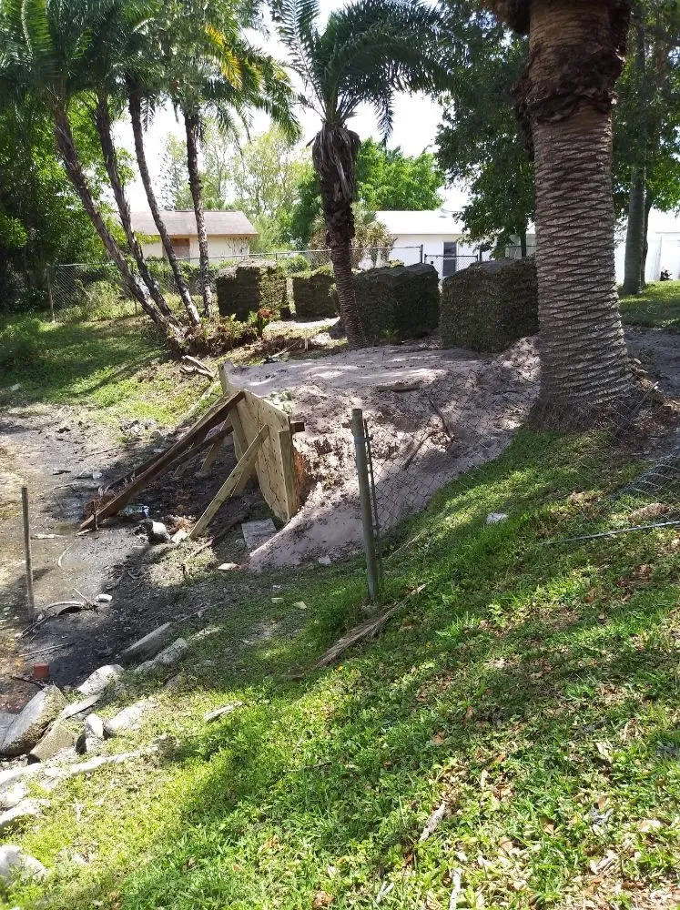 Top-rated outdoor landscaping in Fort Myers, FL by Keepin' Dirty