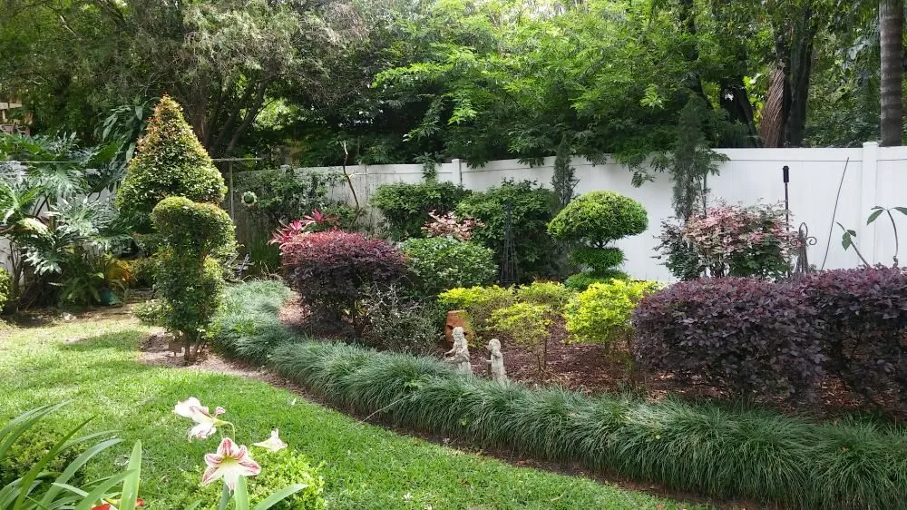 Local yard cleanup service for homes in Mount Dora, FL by Keepin On The Green Lawn Service