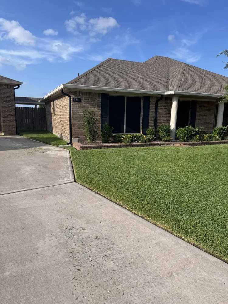 Trusted yard maintenance experts serving Houston, TX - Keeping Grass Green Lawn Care