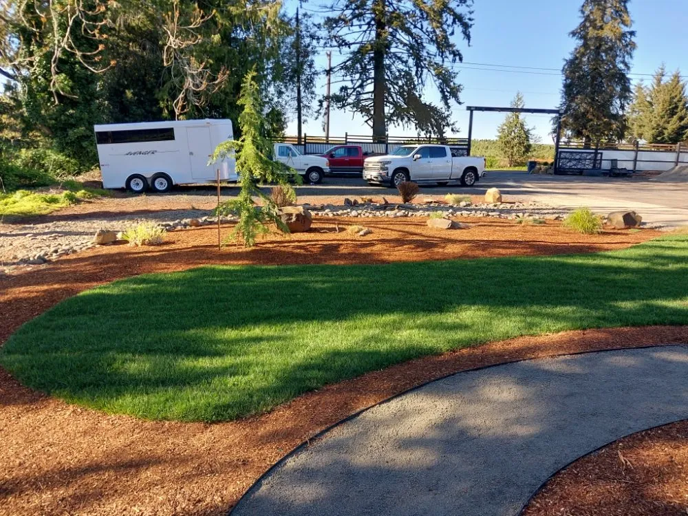 Trusted yard cleanup service in Salem, OR by Keeping Up With the Jones