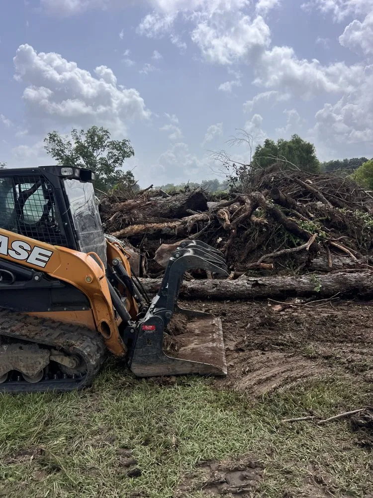 Top-rated garden landscaping experts serving Saint Martinville, LA - Kee’s Bush Hogging & Lawn Service