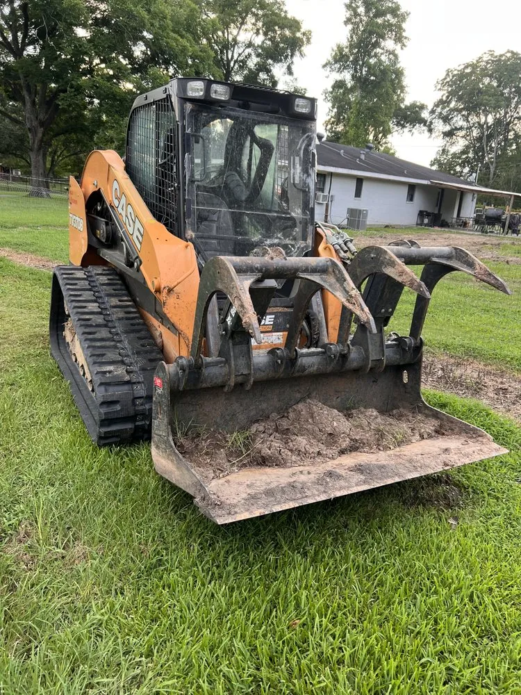 Reliable outdoor landscaping for homes in Saint Martinville, LA by Kee’s Bush Hogging & Lawn Service