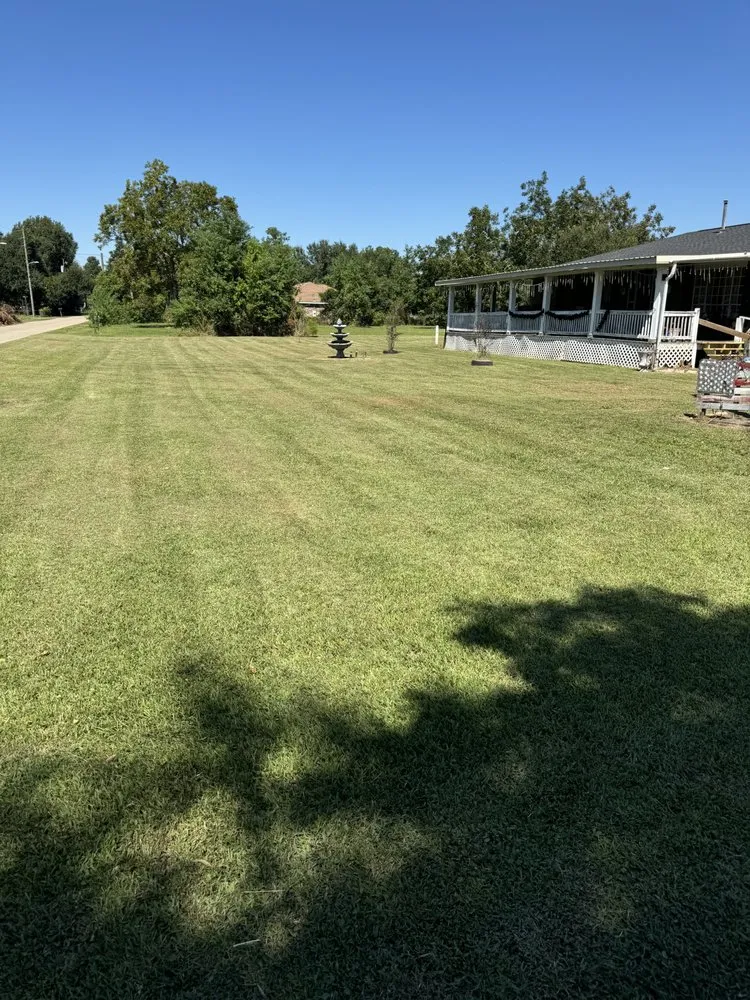 Professional garden landscaping in Biloxi, MS by Keith’s Lawn Services