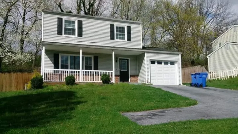 Custom lawn mowing service with custom design across Harrisburg, PA - Keith's Lawns