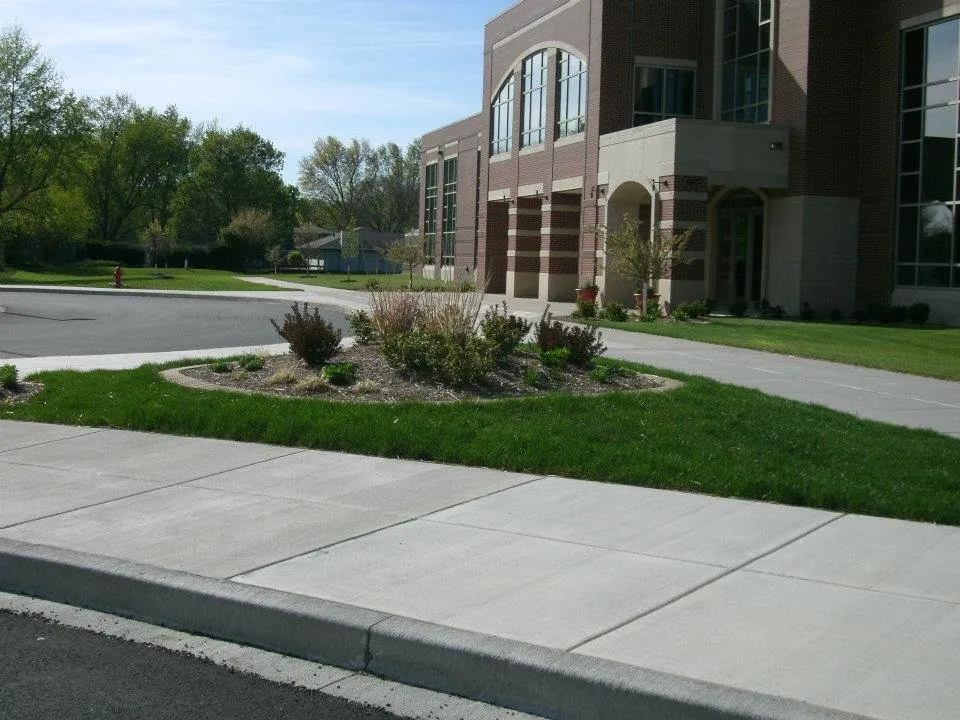 Professional landscape installation with custom design in Edwards, IL by Kelch Turf Farm & Landscaping