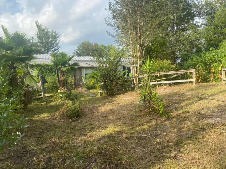 Local residential landscaping with custom design in Middleburg, FL by Kellar of N FL