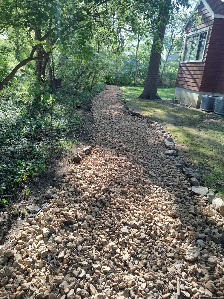 Top-rated lawn care service experts serving Kirkwood, MO - Keller's Firewood And Mulch