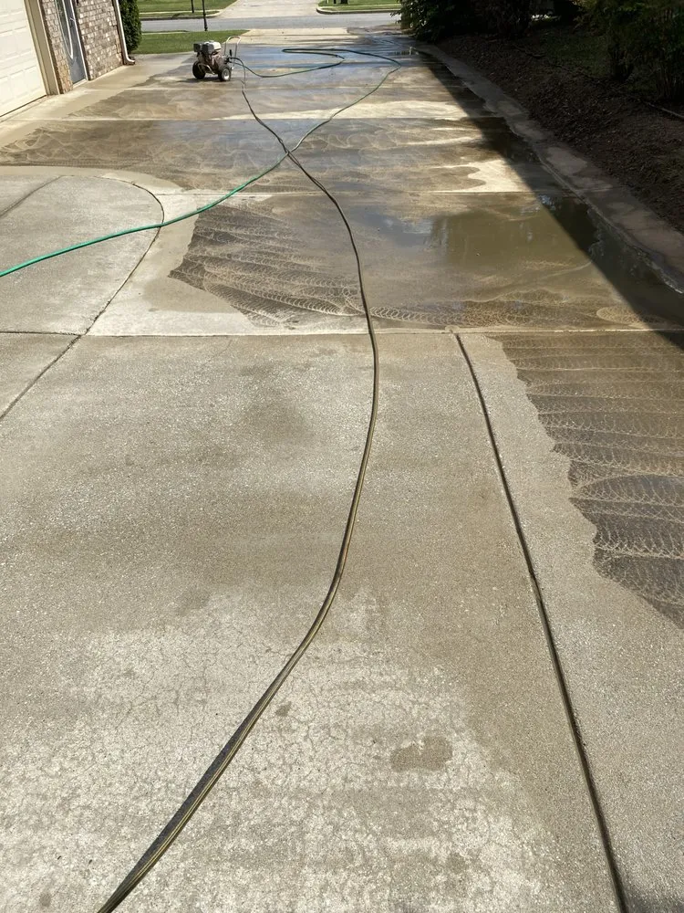 Custom yard cleanup service in Guntersville, AL by Kelley's Green Team