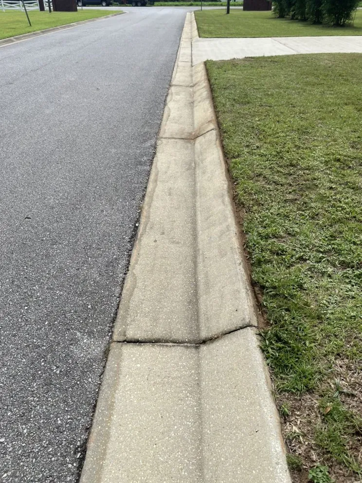 Custom lawn care service for homes across Jay, FL - Kelley’s Lawn Service