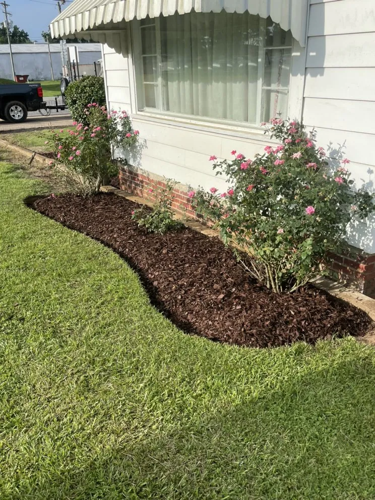 Affordable outdoor landscaping for homes across Jay, FL - Kelley’s Lawn Service