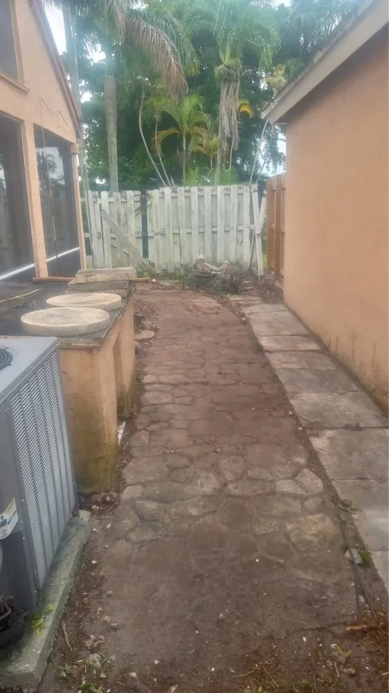 Custom residential landscaping for homes in Boulevard Heights, FL by Kelley’s Work