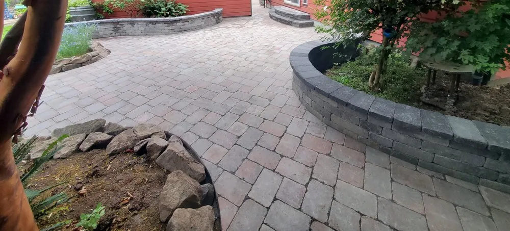 Local lawn mowing service for residential properties in Independence, OR by Kelly-Field Lawn Care & More