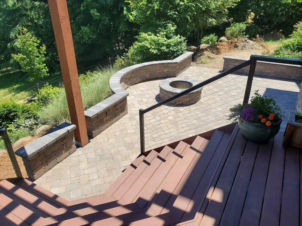 Top-rated garden landscaping in Independence, OR by Kelly-Field Lawn Care & More