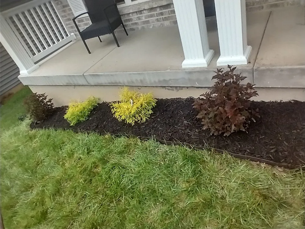 Expert lawn care service for beautiful yards in Florissant, MO by Kelly Green Landscaping