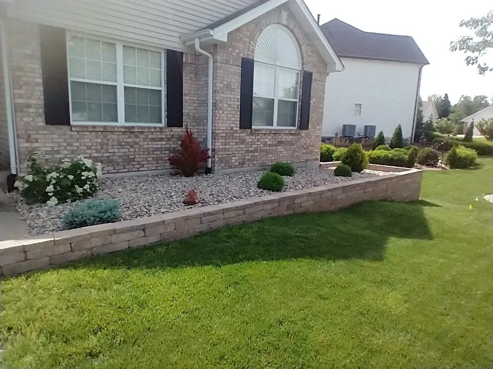 Expert lawn mowing service near you across Florissant, MO - Kelly Green Landscaping