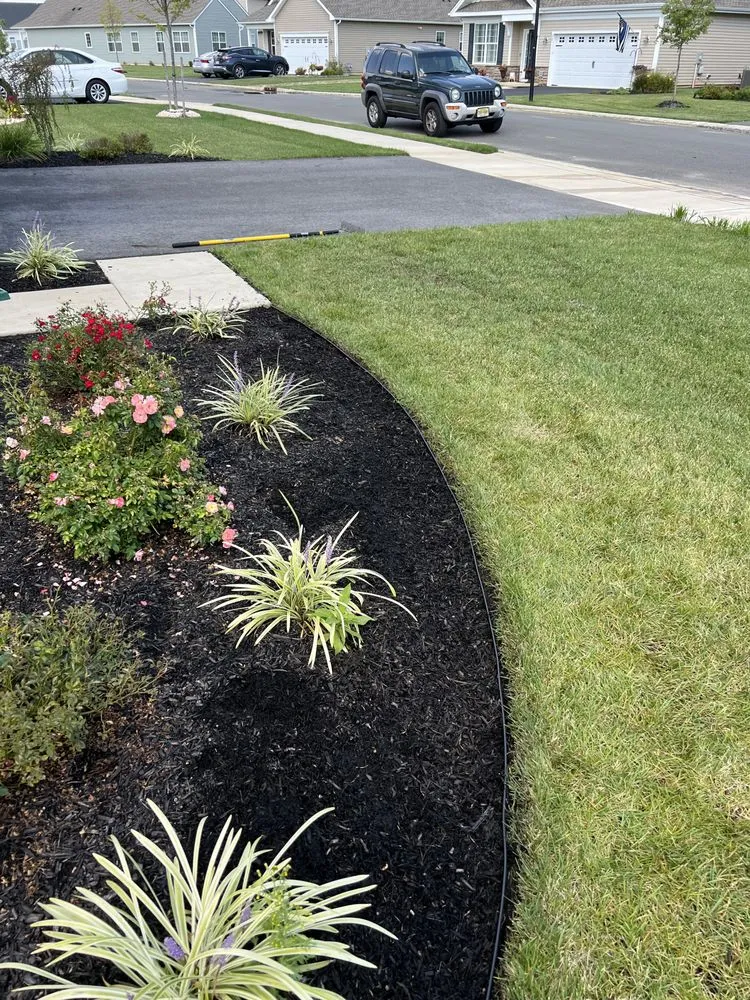 Custom lawn care service experts serving Lumberton, NJ - Kelly Grounds