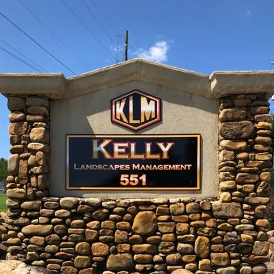 Kelly Landscapes Management Logo