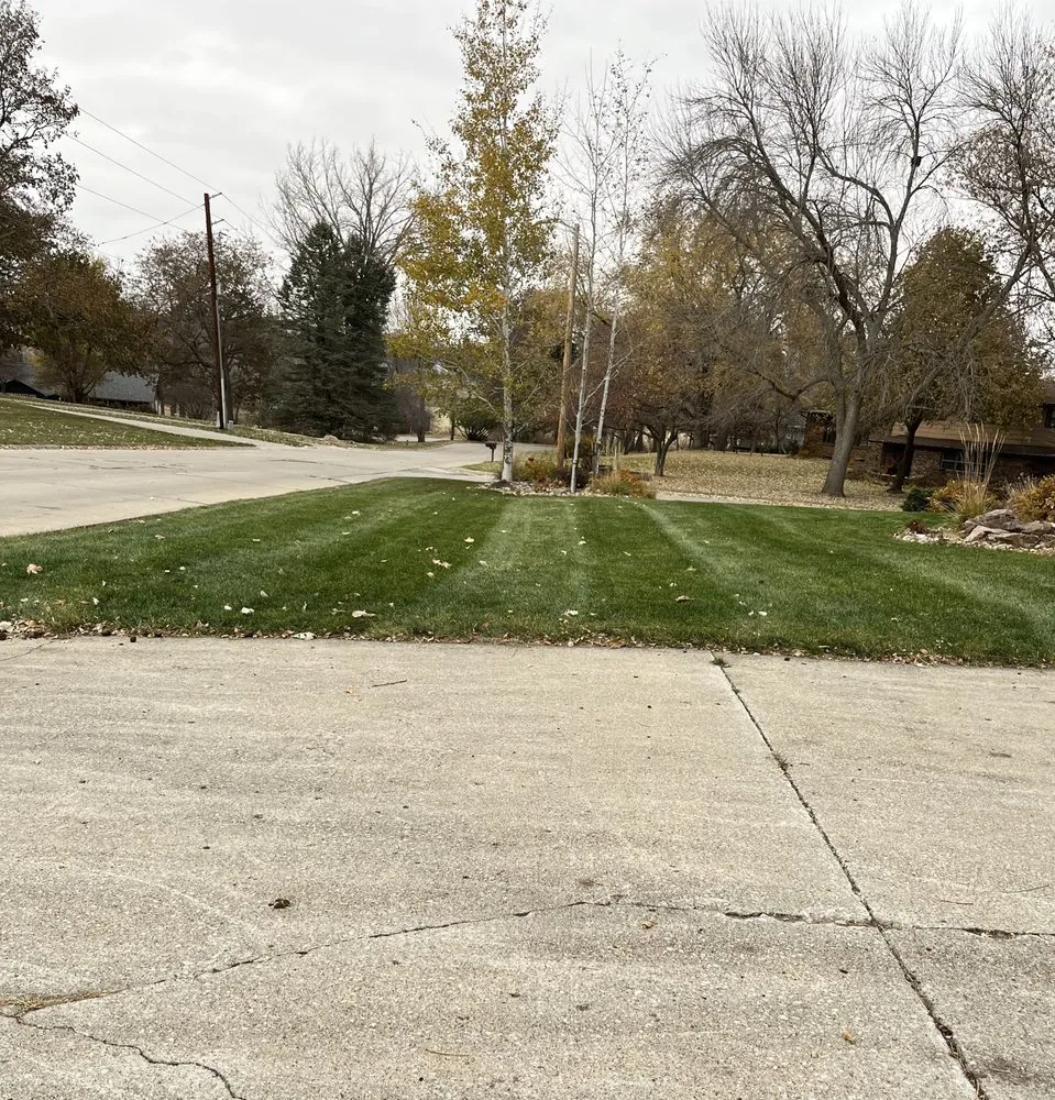 Professional yard maintenance in Hampton, IA by Kelly Lawn Care