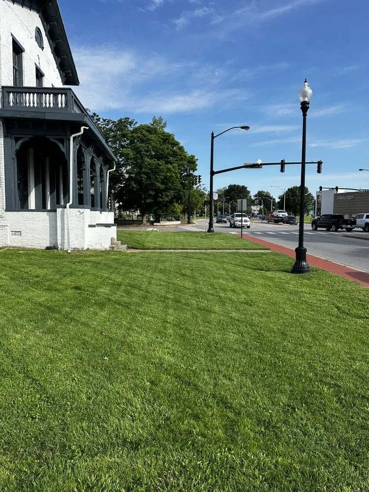 Top-rated landscaping services for beautiful yards across Evansville, IN - Kellygreen Lawn Maintenance