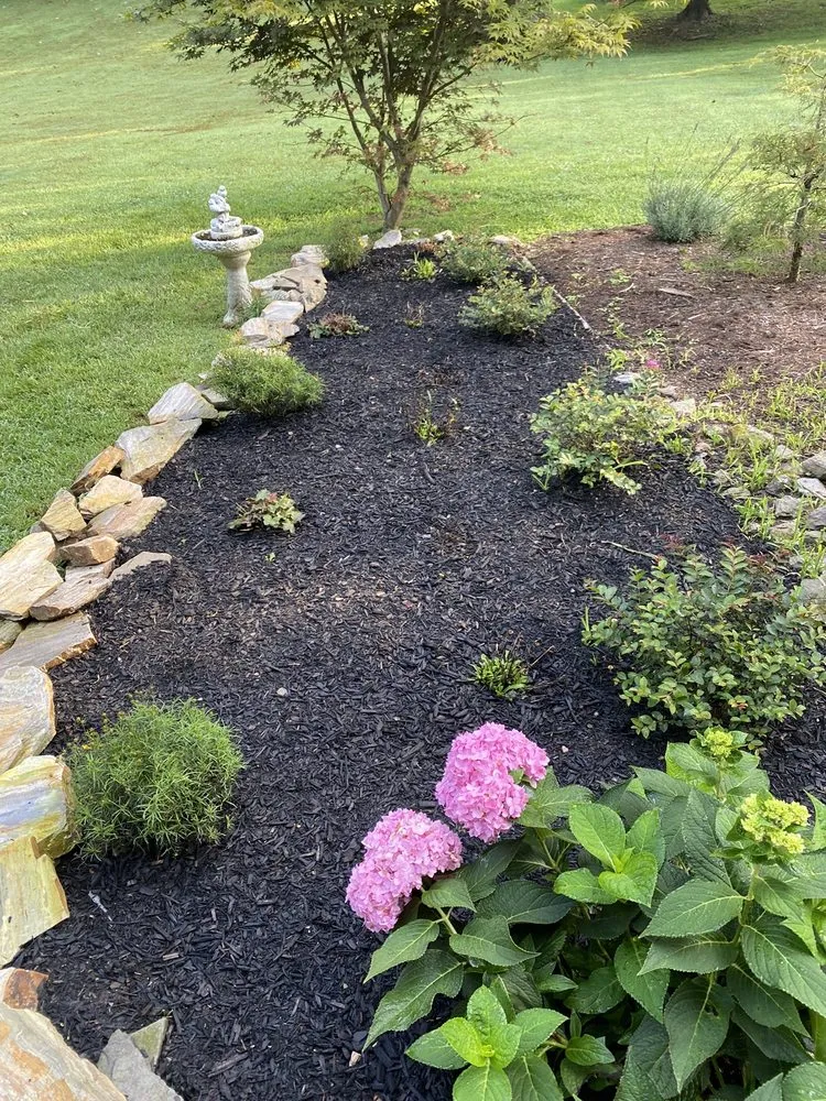 Expert yard cleanup service in Boothwyn, PA - Kelly's Landscaping