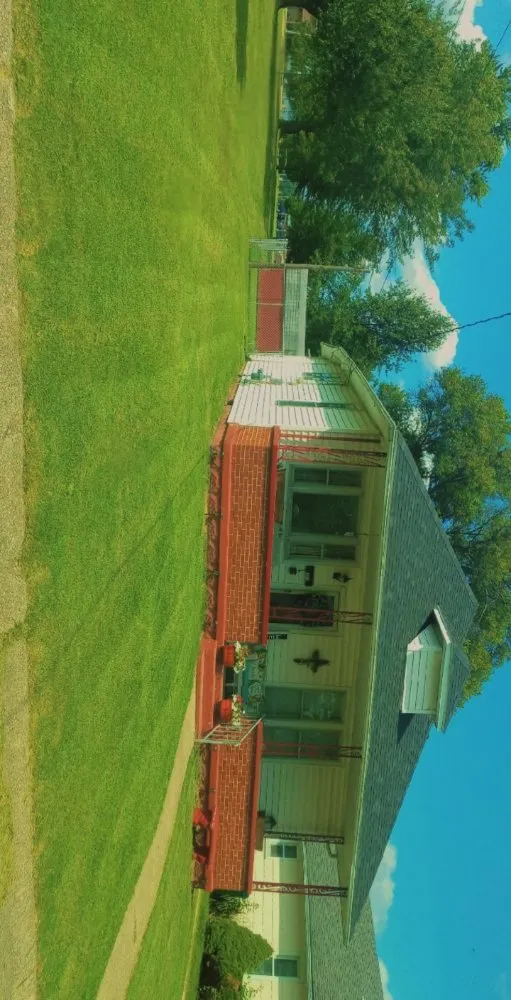 Top-rated landscape design experts serving Owensboro, KY - Kelly's Lawn Care Service