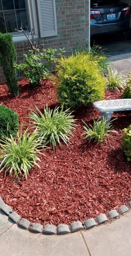 Expert outdoor landscaping experts serving Owensboro, KY - Kelly's Lawn Care Service