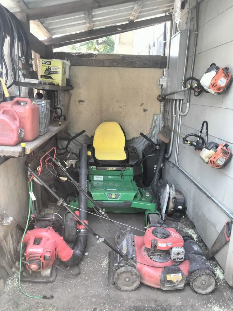 Professional yard maintenance in Texarkana, TX by Kelly's Lawn Care