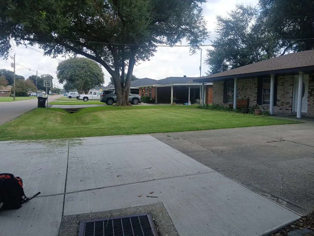 Local yard cleanup service for outdoor upgrades across Luling, LA - Kelly's lawncare llc